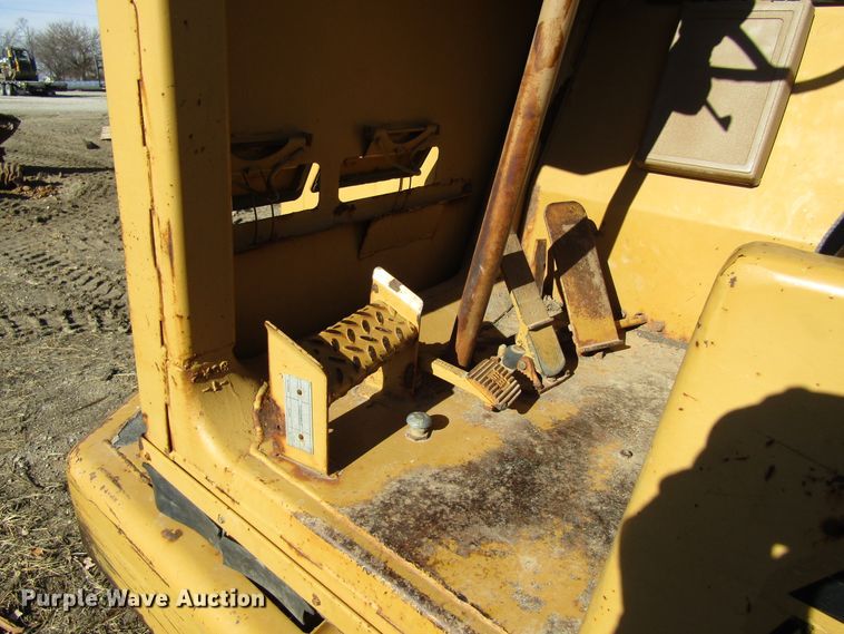 image for item GC9750 1983 Caterpillar 613B  elevating scraper