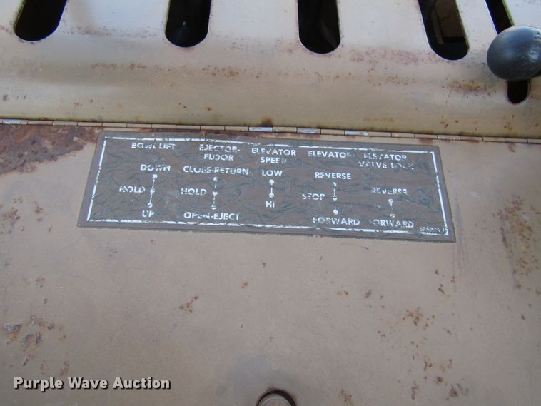 image for item GC9750 1983 Caterpillar 613B  elevating scraper