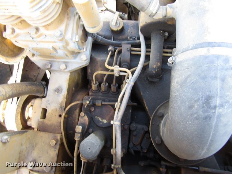 image for item GC9750 1983 Caterpillar 613B  elevating scraper