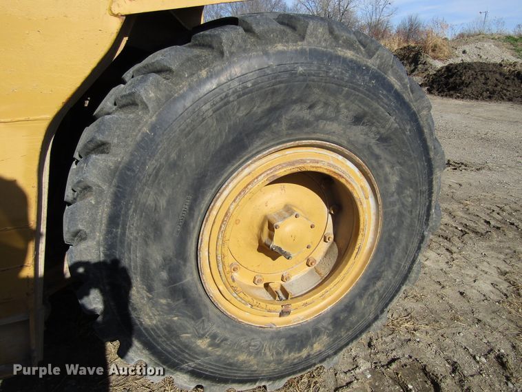 image for item GC9750 1983 Caterpillar 613B  elevating scraper