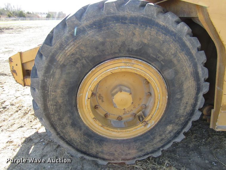 image for item GC9750 1983 Caterpillar 613B  elevating scraper