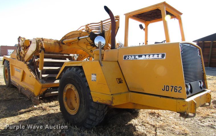 image for item GC9751 1979 John Deere 762  elevating scraper