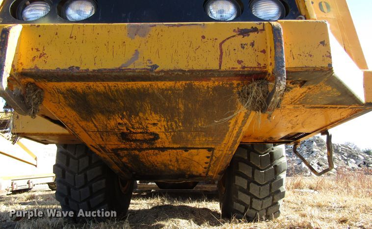 image for item GC9751 1979 John Deere 762  elevating scraper