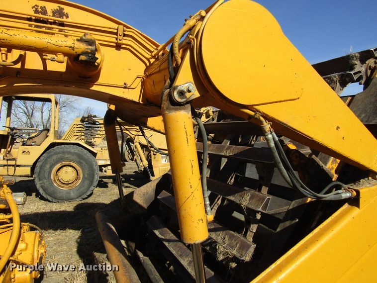 image for item GC9751 1979 John Deere 762  elevating scraper