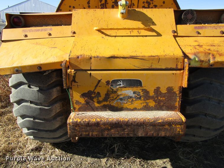 image for item GC9751 1979 John Deere 762  elevating scraper