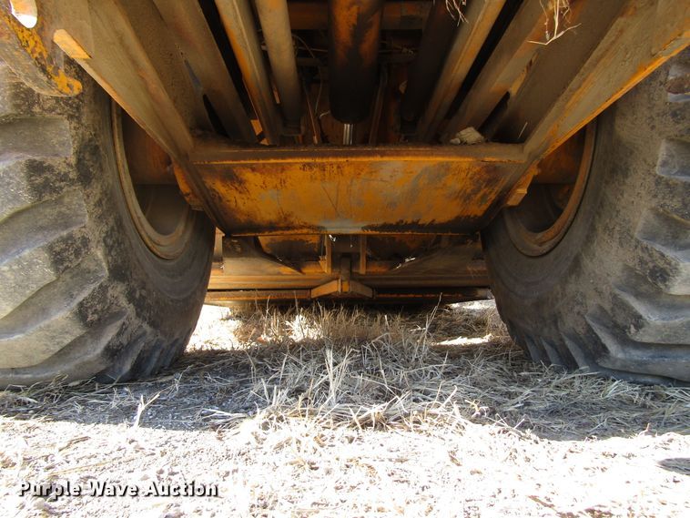 image for item GC9751 1979 John Deere 762  elevating scraper