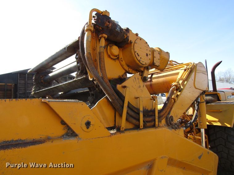 image for item GC9751 1979 John Deere 762  elevating scraper