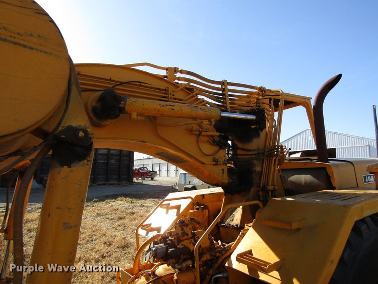 image for item GC9751 1979 John Deere 762  elevating scraper