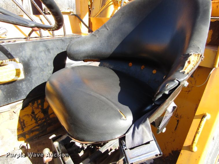 image for item GC9751 1979 John Deere 762  elevating scraper