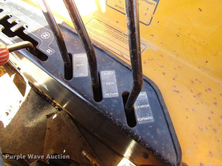 image for item GC9751 1979 John Deere 762  elevating scraper