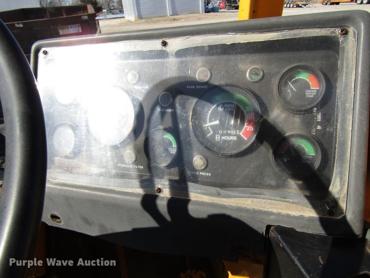 image for item GC9751 1979 John Deere 762  elevating scraper