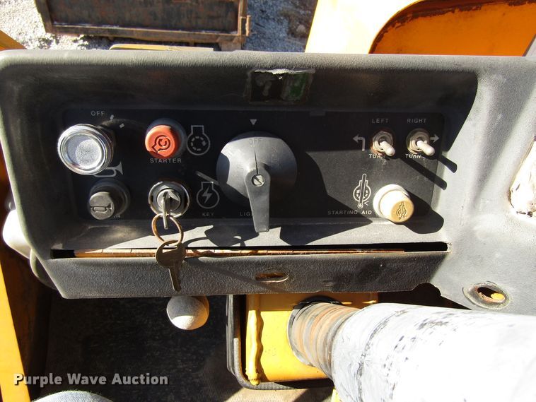 image for item GC9751 1979 John Deere 762  elevating scraper