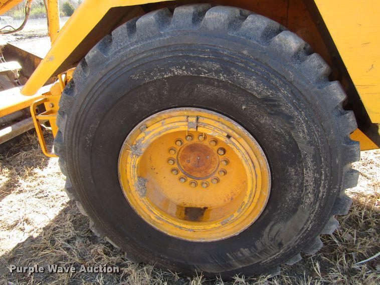 image for item GC9751 1979 John Deere 762  elevating scraper