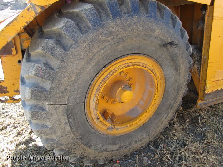 image for item GC9751 1979 John Deere 762  elevating scraper