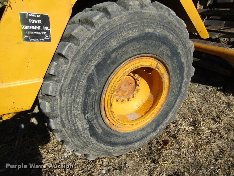 image for item GC9751 1979 John Deere 762  elevating scraper