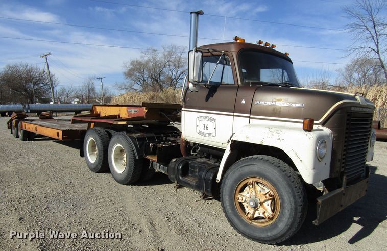 image for item GC9752 1977 International  semi truck with equipment trailer