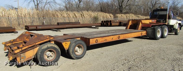 image for item GC9752 1977 International  semi truck with equipment trailer