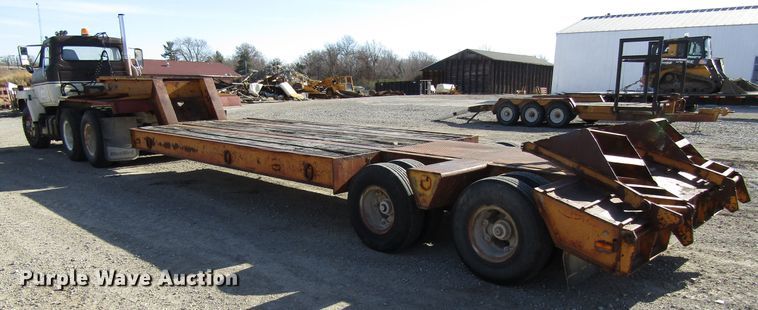 image for item GC9752 1977 International  semi truck with equipment trailer