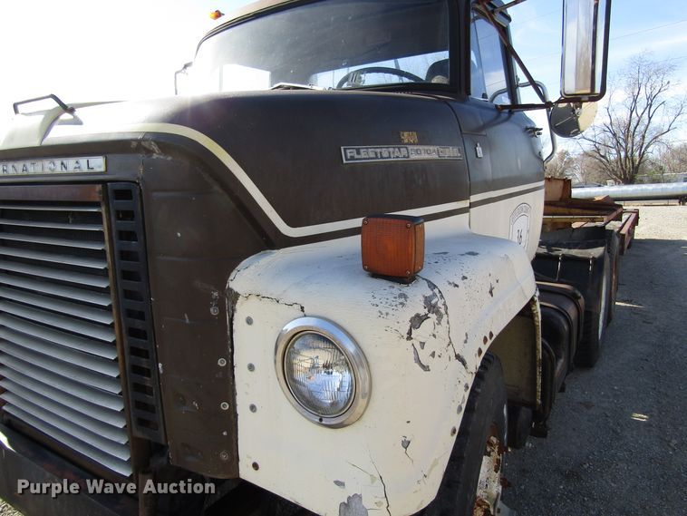 image for item GC9752 1977 International  semi truck with equipment trailer