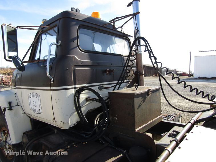 image for item GC9752 1977 International  semi truck with equipment trailer