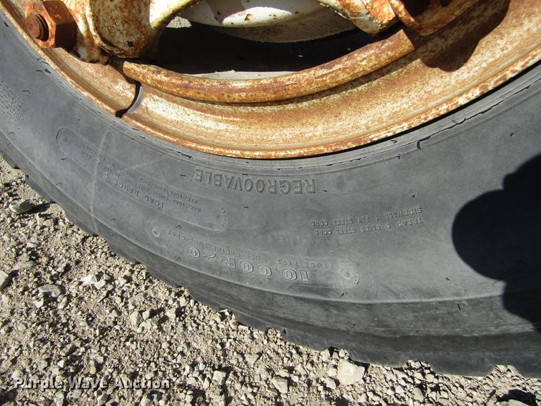 image for item GC9752 1977 International  semi truck with equipment trailer