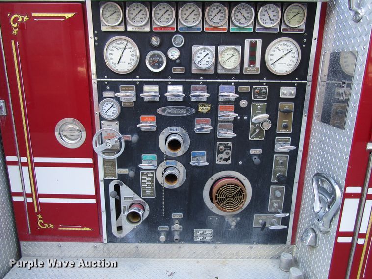 image for item GC9773 1986 Pierce 6V92T  pumper fire truck