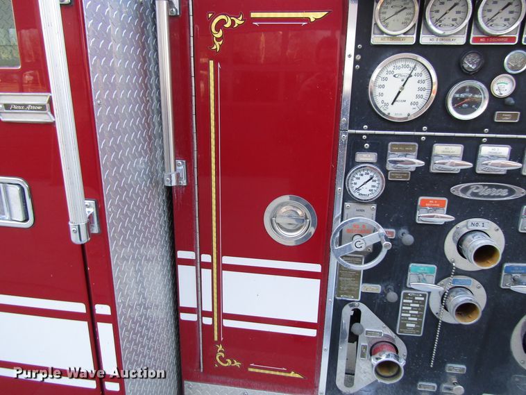 image for item GC9773 1986 Pierce 6V92T  pumper fire truck