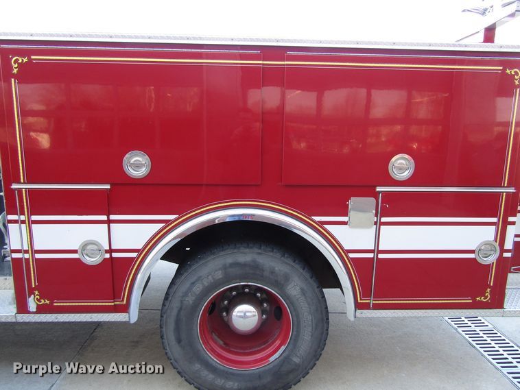 image for item GC9773 1986 Pierce 6V92T  pumper fire truck
