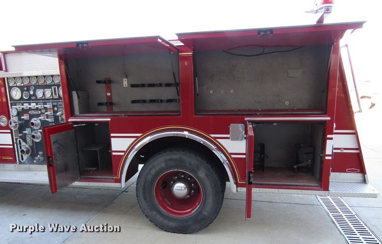 image for item GC9773 1986 Pierce 6V92T  pumper fire truck