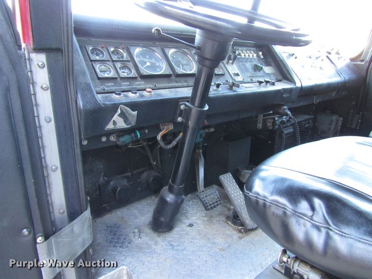 image for item GC9773 1986 Pierce 6V92T  pumper fire truck