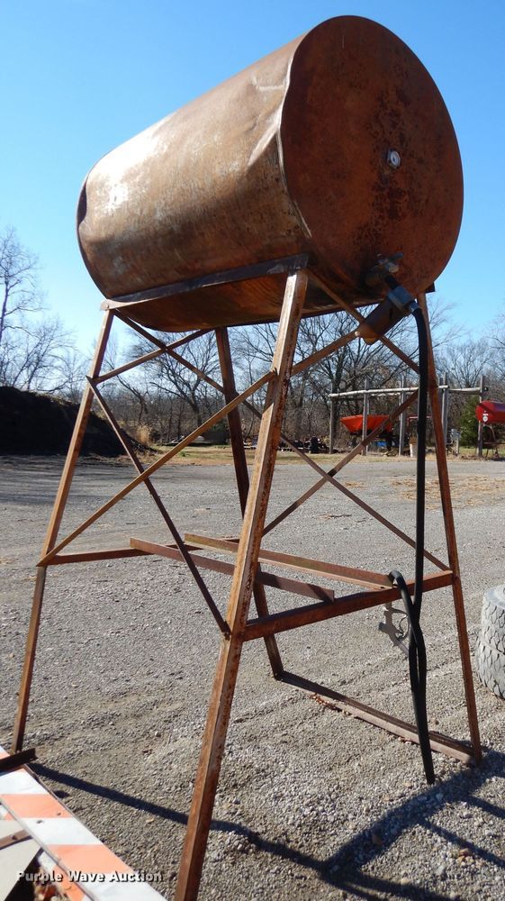 image for item GJ9632 300 gallon fuel tank