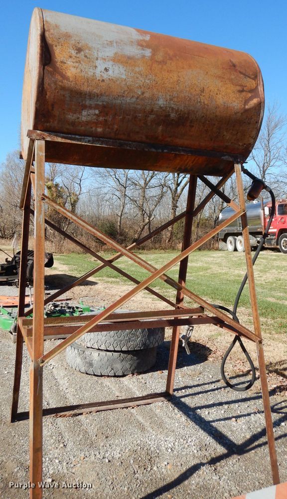 image for item GJ9632 300 gallon fuel tank