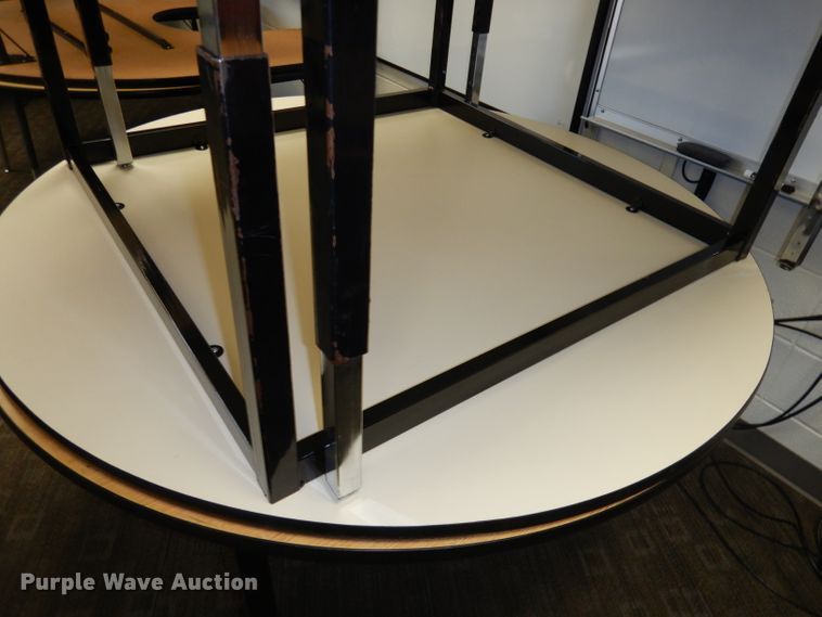 image for item GJ9739 (8) round tables
