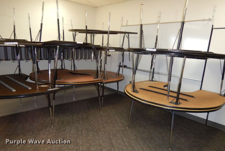 image for item GJ9740 (17) horseshoe tables