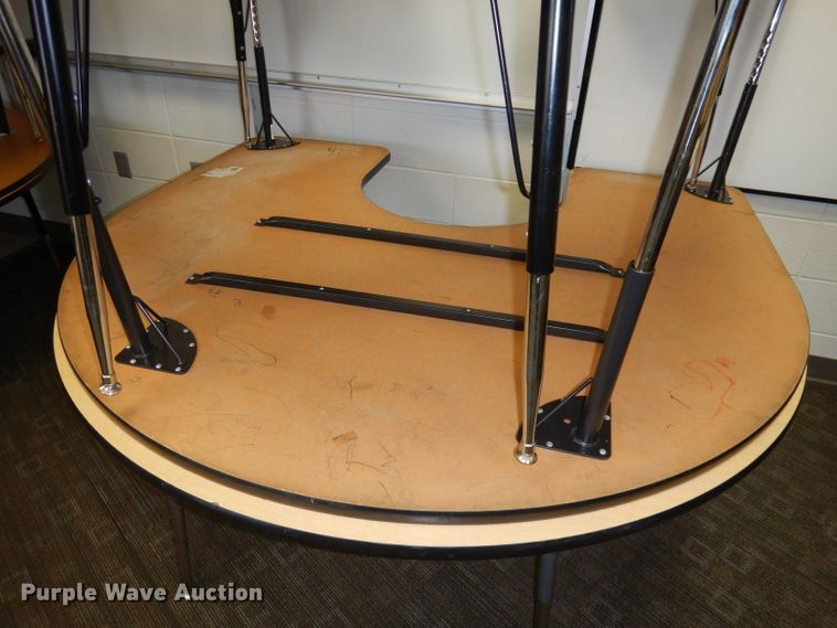 image for item GJ9740 (17) horseshoe tables