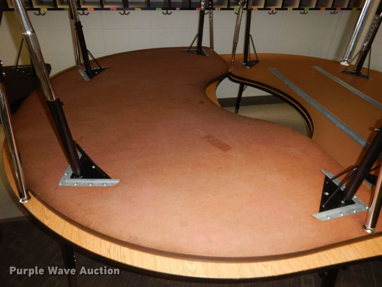 image for item GJ9740 (17) horseshoe tables