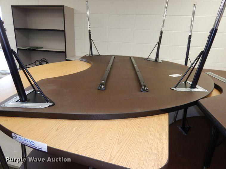 image for item GJ9740 (17) horseshoe tables