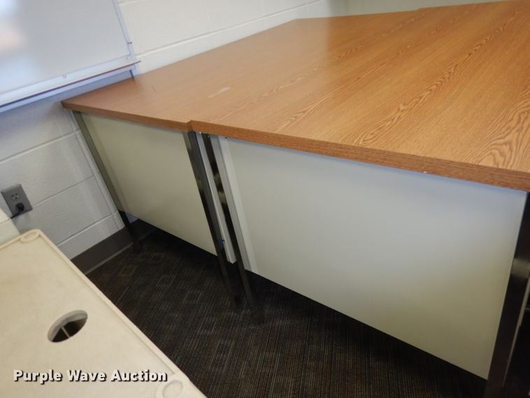 image for item GJ9746 (6) desks