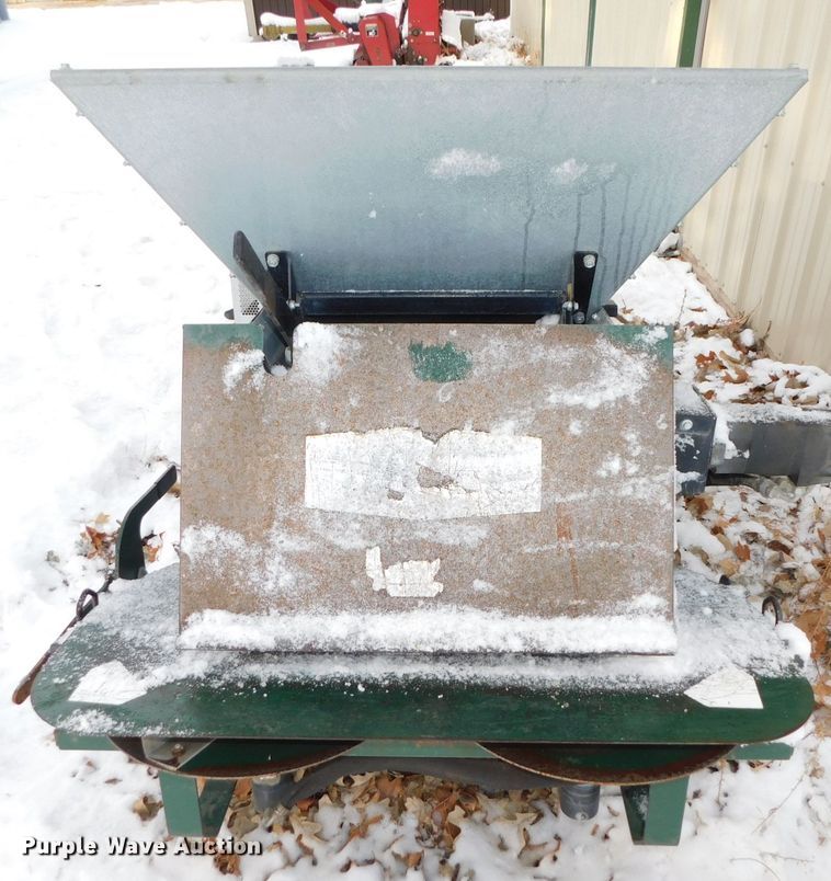 image for item GQ9923 2002 Turco SP-1530TM top dresser spreader