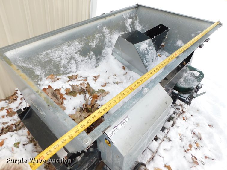 image for item GQ9923 2002 Turco SP-1530TM top dresser spreader