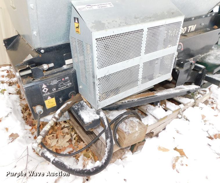 image for item GQ9923 2002 Turco SP-1530TM top dresser spreader