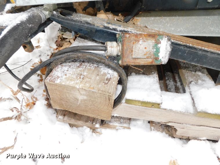 image for item GQ9923 2002 Turco SP-1530TM top dresser spreader