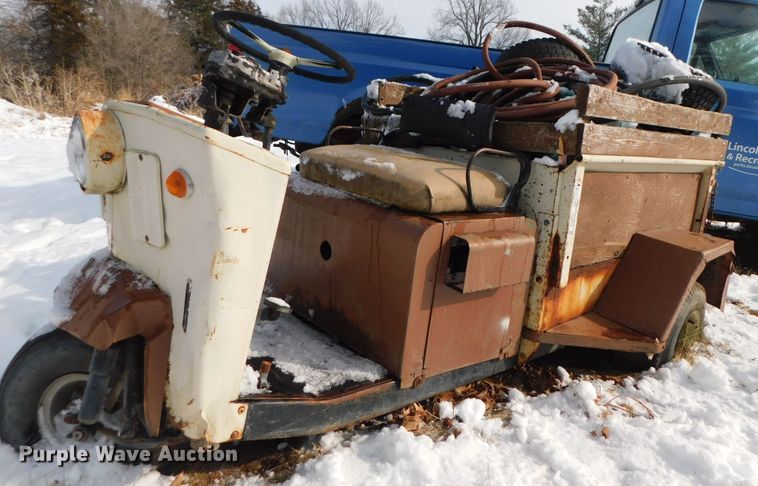 image for item GQ9924 Cushman truckster