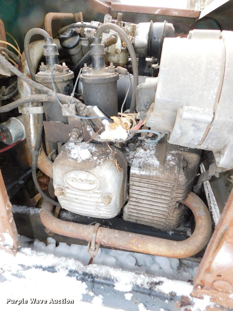 image for item GQ9924 Cushman truckster