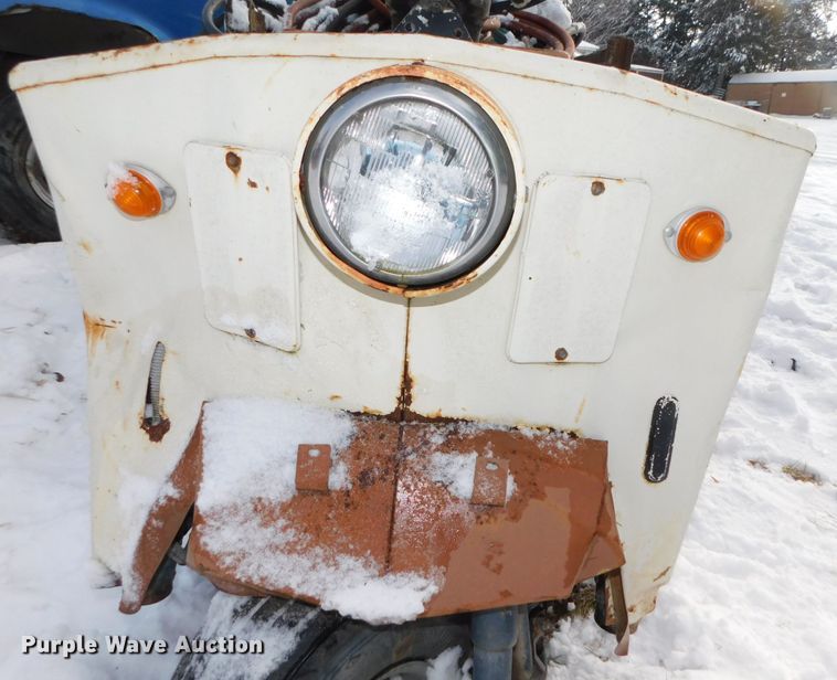 image for item GQ9924 Cushman truckster