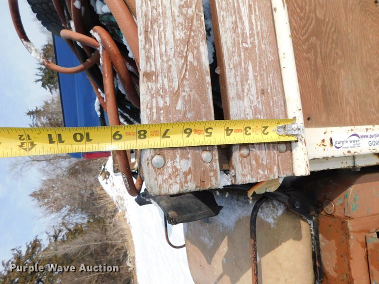 image for item GQ9924 Cushman truckster