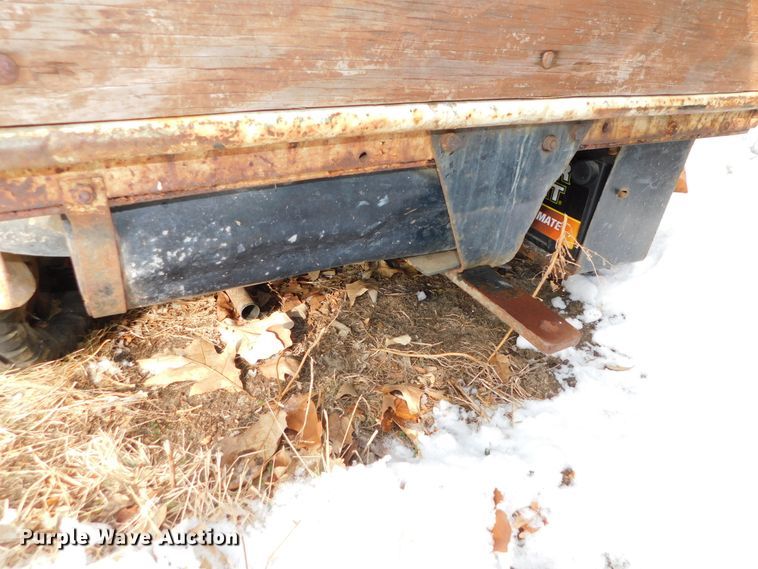 image for item GQ9924 Cushman truckster