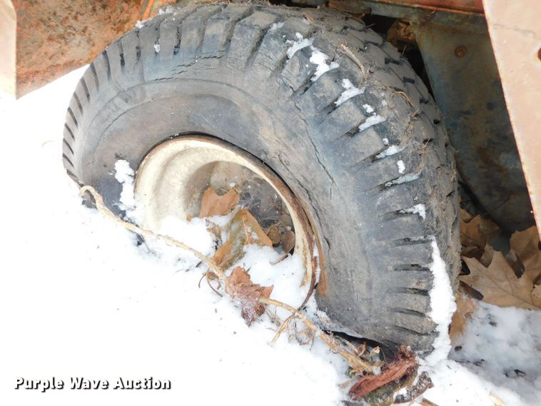 image for item GQ9924 Cushman truckster