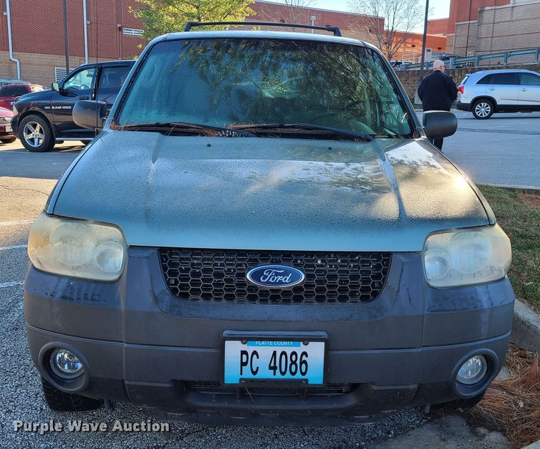 image for item HM9754 2006 Ford Escape SUV
