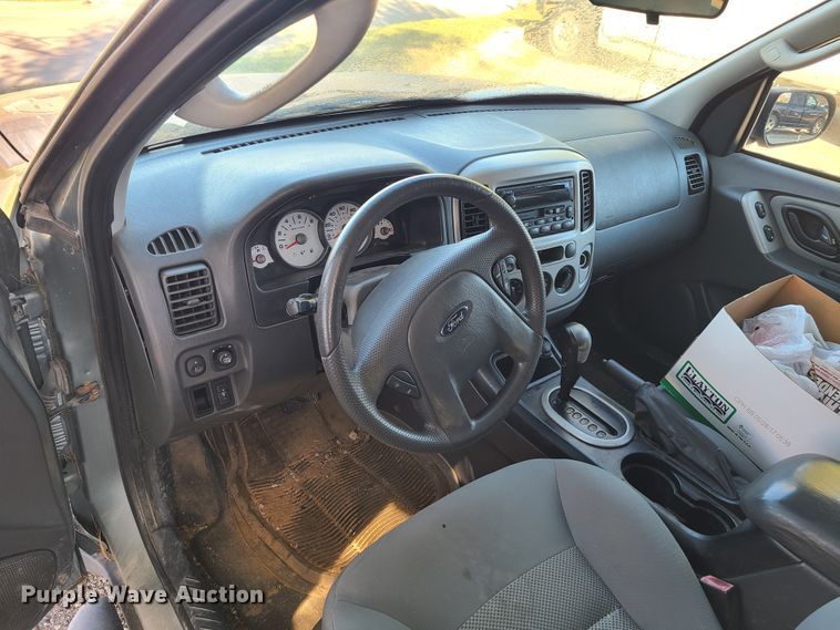 image for item HM9754 2006 Ford Escape SUV